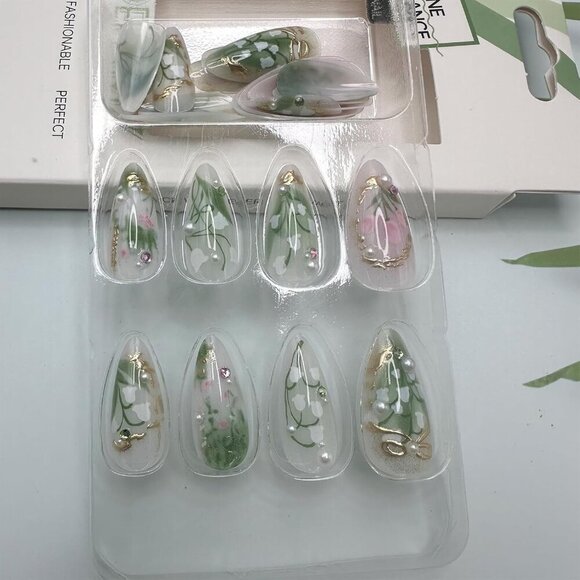 Green Press on Nails Medium Almond Fake Nails with 3D Pearl Rhinestones Designs - Picture 6 of 7